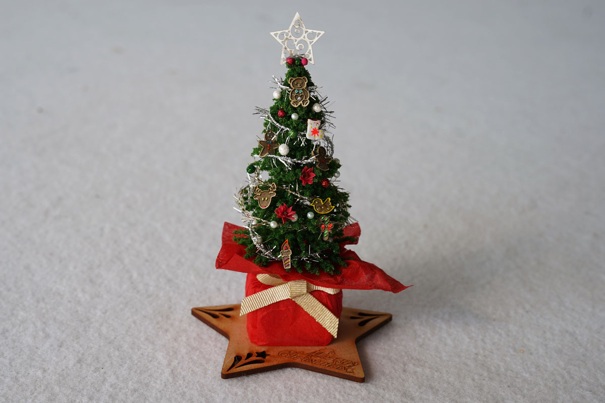 Let’s make a miniature “mini christmas tree”